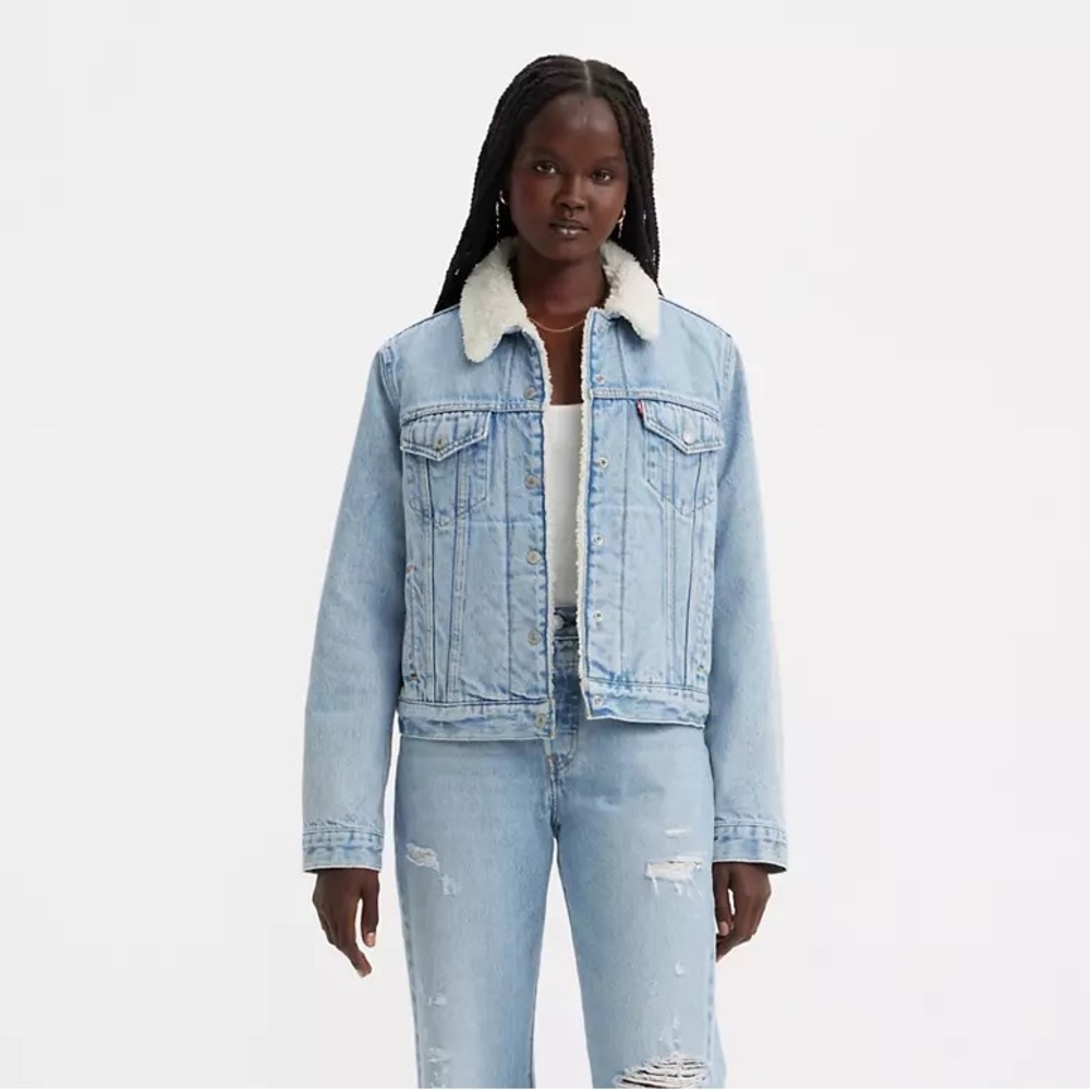 LEVI'S-  SHERPA TRUCKER JACKET